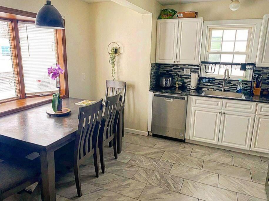 Adorable&Cozy Suburban Home Mins From Dwtn/Airport Рочестер Экстерьер фото